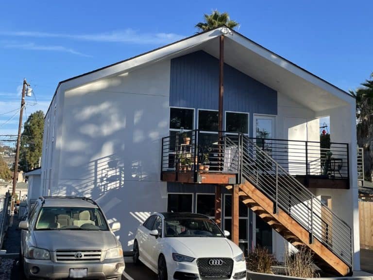 Duplex backside entrance - view 1